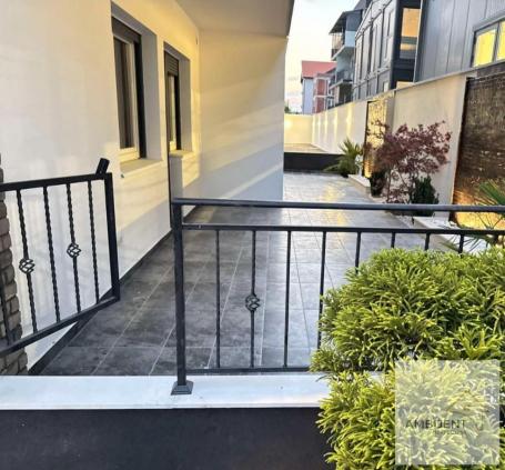 Lux novogradnja na Ledinama, stan u prizemlju sa dvorištem