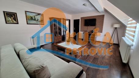 IZDAJE SE VIŠENAMENSKI POSLOVNI PROSTOR U STROGOM CENTRU, 320m2