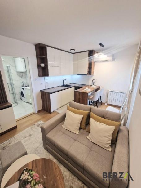 KOMPLETNO NAMEŠTEN JEDNOIPOSOBAN STAN U CENTRU, PET-FRIENDLY