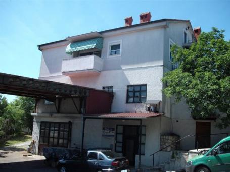 RIJEKA, GROBNIK, KUĆA, 500. 00M2