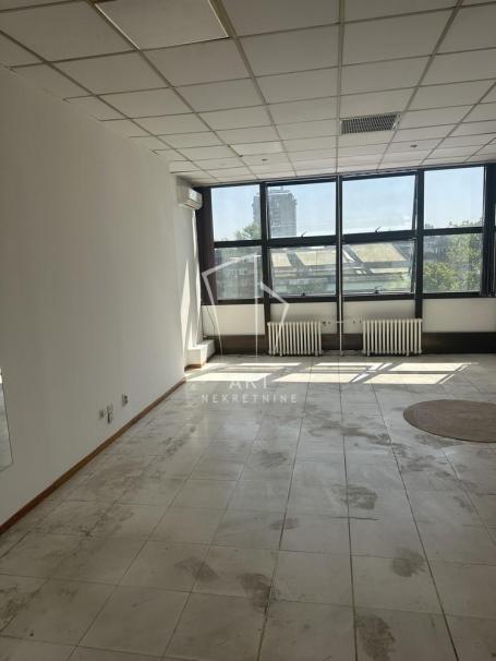 Stari merkator, Palmira Toljatija, 51. 45m2 ID#11357