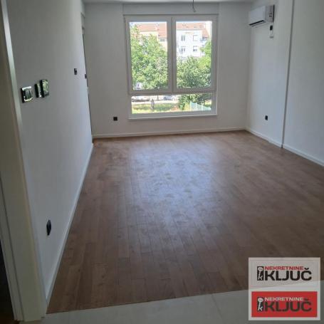 KOD SOMBORSKOG BULEVARA, 50m2, Dvosoban Nov, Useljiv