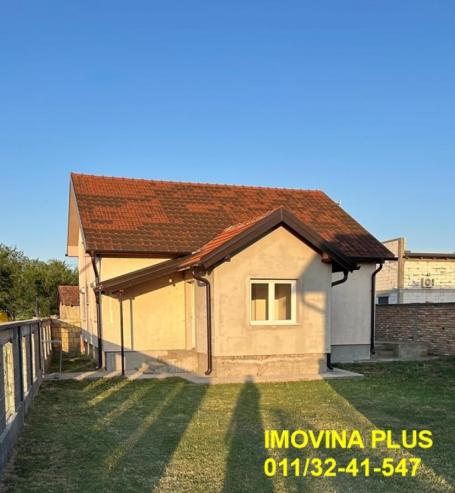 Stara Pazova, Vojka - Dve kuće na jednom placu