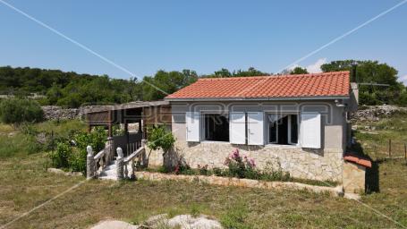 Kuća Vis, 38+25m2, imanje 6. 888m2