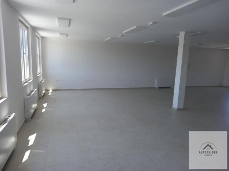 NOVI SAD, VETERNIK - POSLOVNI PROSTOR - IZDAVANJE 250m2