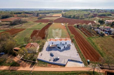 Poreč, okolica, impozantna moderna vila na posjedu od 6200m2