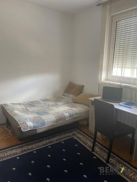 KOMFORAN NAMEŠTEN TROIPOSOBAN STAN, GRBAVICA