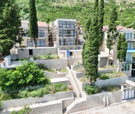 HERCEG NOVI - NJIVICE - 430. 00 m2