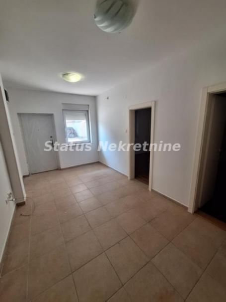 Nova Detelinara-Uknjižen Jednoiposoban stan 29 m2 u prizemlju-065/385 8880