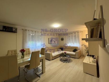 Odlična spratna kuća od 150m2 u centru Žablja!