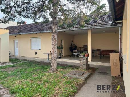 POLUNAMEŠTENA KUĆA OD 320 M2 SA VELIKIM DVORIŠTEM NA TELEPU