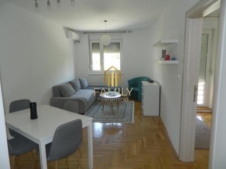 Jednoiposoban stan za izdavanje – Bulevar Patrijarha Pavla, 38 m², 450 €