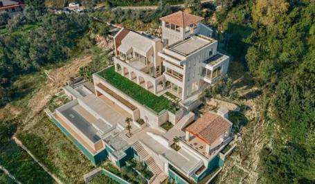 Luksuzna vila u Tivtu – Pet etaža privatnosti, udobnosti i prestiža