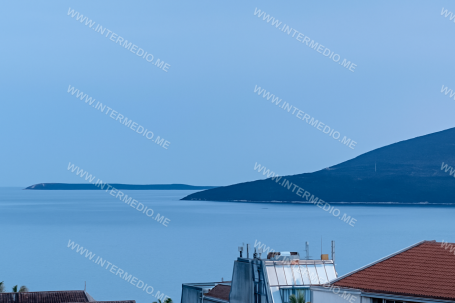 Prodaja dvosobnog stana s pogledom na more, Savina – Herceg Novi