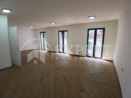 Izdaje se ekskluzivan poslovni prostor u centru, 316m2