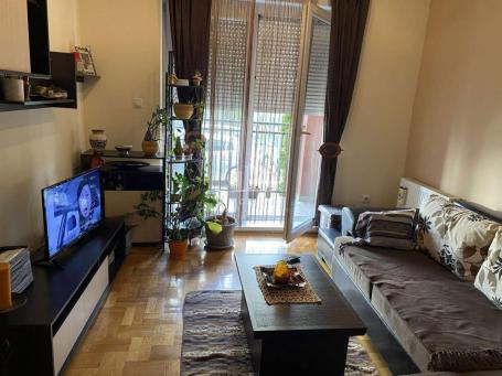 Izdaje se namešten dvosoban stan – Nova Detelinara, 48 m²