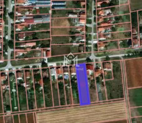 Plac u Šajkašu – 15, 96 ari građevinskog zemljišta, pravilnog oblika, sa pristupom sa asfaltnog puta