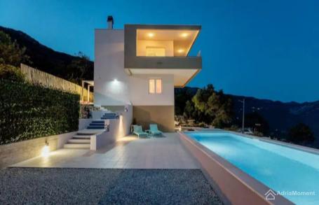 Moderna vila s bazenom i fantastičnim pogledom na more - Herceg Novi