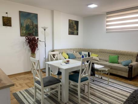 Jednoiposoban stan, 51m2, Pantelej