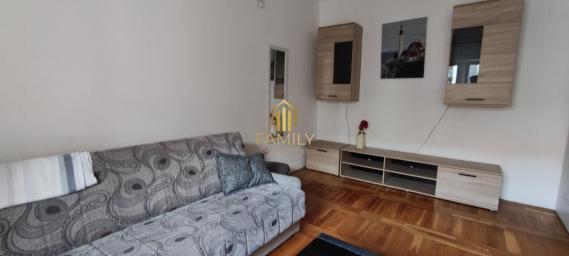 Izdaje se jednoiposoban namešten stan – Vojvode Bojovića, 35m² – 350€