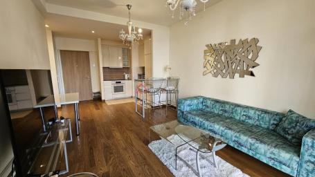 BW. New. Luxury Furnished. Bright