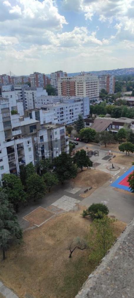 Blok 61, funkcionalan, zidana garaža