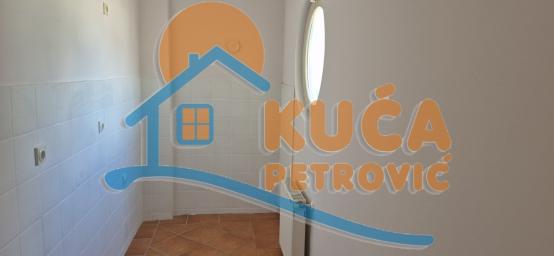 Izdaje se poslovni prostor u centru