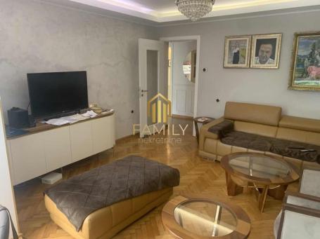 Izdaje se prelep, prostran 3. 5 soban stan u samom centru, 85m2