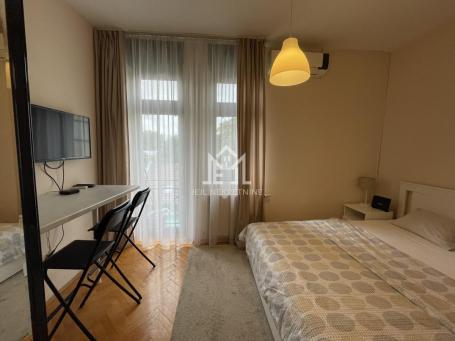 Izuzetna garsonjera-studio u Masarikovoj ulici, centar grada