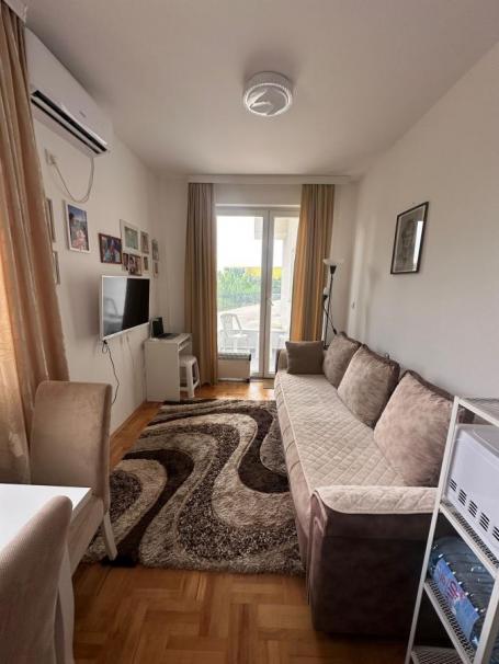 Ugodan studio u Baru idealan za život i iznajmljivanje