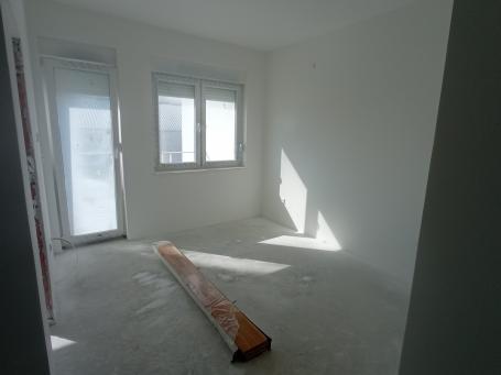 Jednoiposoban 34 + 6 m2 gratis terasa, PDV, može na kredit
