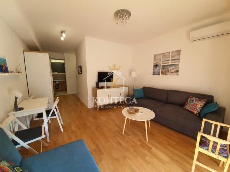 Prostrana garsonjera površine 37m2, Seljanovo - Tivat