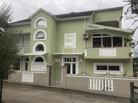 Porodična kuća u naselju Kalimanj-Tivat