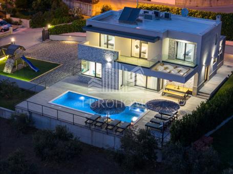 SPLIT, IMPRESIVNA VILLA, 4 spavaće sobe, 195m2