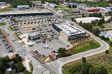 Istra, Poreč - Građevinsko zemljište 1158 m² u poslovnoj zoni