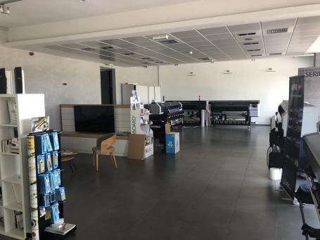 ZEMUN BATAJNICKI DRUM 2500m2 , 15000e