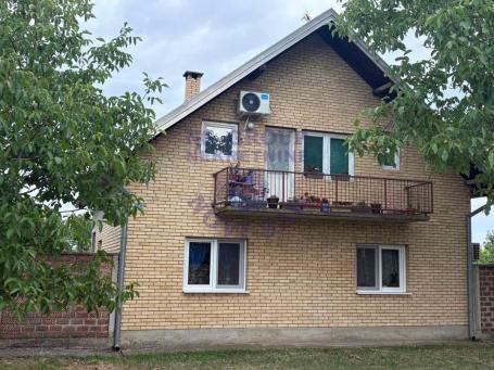 Porodična kuća na odličnoj lokaciji!