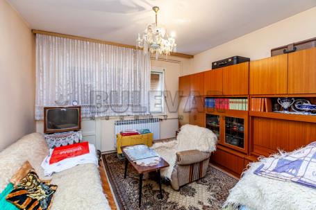 Trosoban stan 87m2, Duvanište