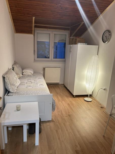 NOVI SAD - SAJAM - 31. 00 m2
