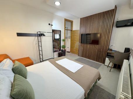 Garsonjera kao apartman u novoj zgradi kod parka Cair