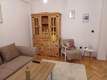 Izdaje se dvosoban stan, Bulevar Oslobođenja, 41m2, 550e