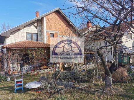 LEPA KUCA U SUMARICAMA SA 6. 57 ARI PLACA, OZAKONJENA