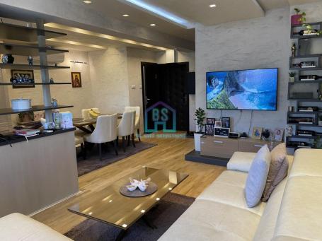 Luksuzan četvorosoban duplex sa gratis terasom od 17 m²
