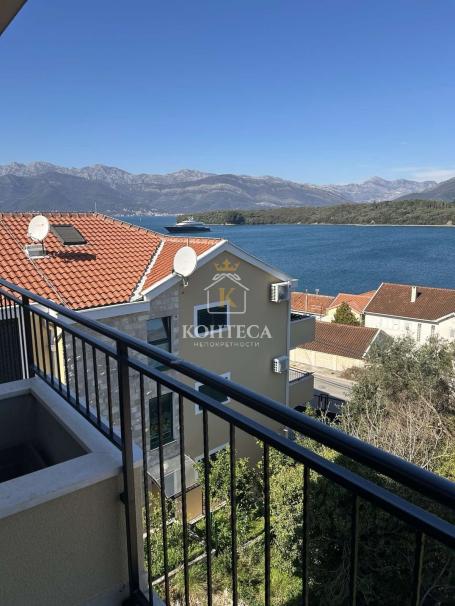 Trosoban stan sa pogledom na more, Đuraševići -Tivat