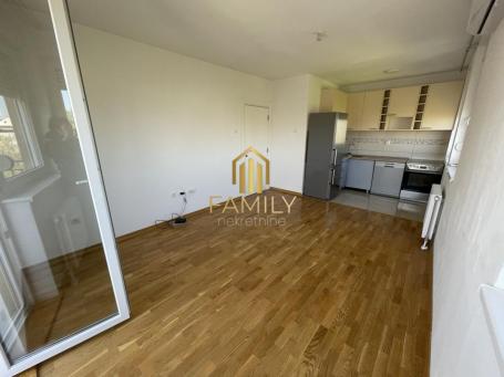 Prodaje se troiposoban stan, Telep, 72m2, 159650e