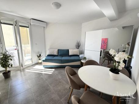 Udoban apartman u turističkom naselju Igalo, Herceg Novi