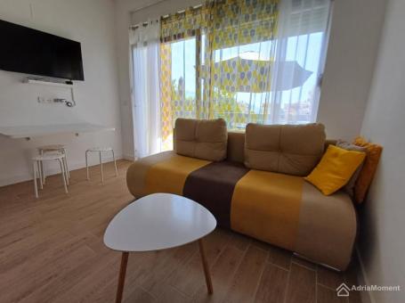Novi stan u Bijeloj s terasom od 20 m2 i parkirnim mjestom