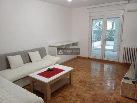 Prodaje se četvorosoban stan – Bežanijska kosa, Marka Čelebonovića, 84m² + terasa , 2 parking mesta