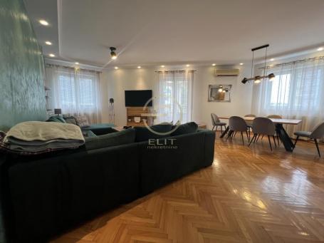 Prestižan Četvoroiposoban Stan Na Atraktivnoj Lokaciji