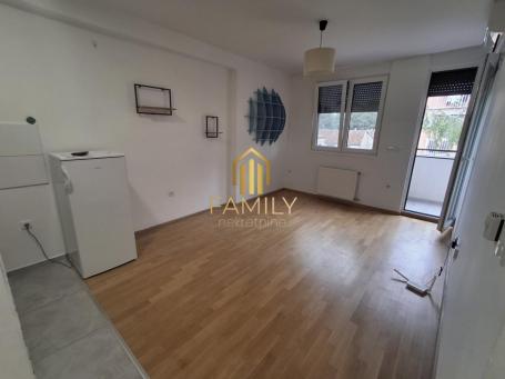 Izdaje se dvosoban stan od 42m² u Vojvode Šupljikca